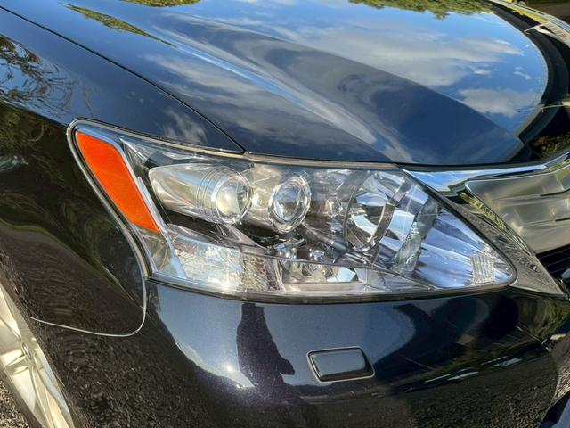 ＨＳ ２５０ｈ　ＶｅｒＩ　クルーズコントロール／コーナーセンサー／シートヒーター・エアコン／パワーシート／シートメモリ／ＥＴＣ／バックカメラ／プッシュスタート／電動格納ミラー／フルセグＴＶ／ＨＤＤナビ／ＵＳＢ（12枚目）