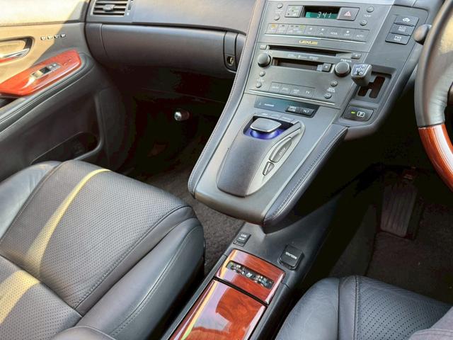 ＨＳ ２５０ｈ　ＶｅｒＩ　クルーズコントロール／コーナーセンサー／シートヒーター・エアコン／パワーシート／シートメモリ／ＥＴＣ／バックカメラ／プッシュスタート／電動格納ミラー／フルセグＴＶ／ＨＤＤナビ／ＵＳＢ（46枚目）