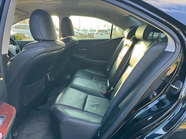 ＨＳ ２５０ｈ　ＶｅｒＩ　クルーズコントロール／コーナーセンサー／シートヒーター・エアコン／パワーシート／シートメモリ／ＥＴＣ／バックカメラ／プッシュスタート／電動格納ミラー／フルセグＴＶ／ＨＤＤナビ／ＵＳＢ（64枚目）