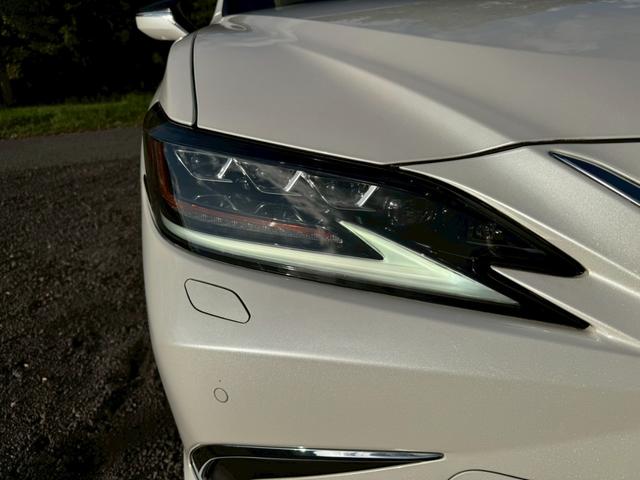 ES 300h VerL マークレビンソン/サンルーフ/衝突軽減/全周囲カメラ/レーダークルーズコントロール/コーナーセンサー/HUD/BSM/ハンドルヒーター/シートヒーター・エアコン/パワーシート/シートメモリ/ETC(10枚目)