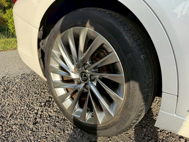 ES 300h VerL マークレビンソン/サンルーフ/衝突軽減/全周囲カメラ/レーダークルーズコントロール/コーナーセンサー/HUD/BSM/ハンドルヒーター/シートヒーター・エアコン/パワーシート/シートメモリ/ETC(22枚目)