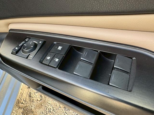 ES 300h VerL マークレビンソン/サンルーフ/衝突軽減/全周囲カメラ/レーダークルーズコントロール/コーナーセンサー/HUD/BSM/ハンドルヒーター/シートヒーター・エアコン/パワーシート/シートメモリ/ETC(30枚目)