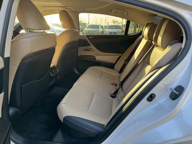 ES 300h VerL マークレビンソン/サンルーフ/衝突軽減/全周囲カメラ/レーダークルーズコントロール/コーナーセンサー/HUD/BSM/ハンドルヒーター/シートヒーター・エアコン/パワーシート/シートメモリ/ETC(71枚目)