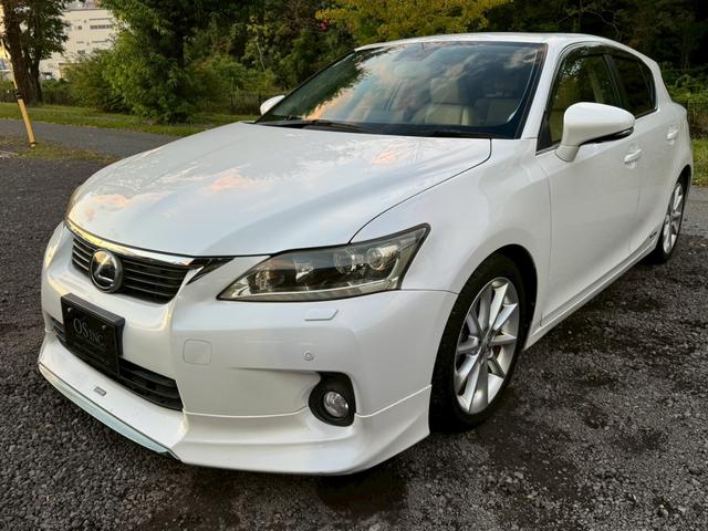 CT 200h VerL /サンルーフ/フロントエアロ/クルーズコントロール/コーナーセンサ/シートヒータ/電動格納ミラー/ハンドルヒータ/レザーシート/プッシュスタート/シートメモリ/ETC/バックカメラ/Bluetooth(6枚目)