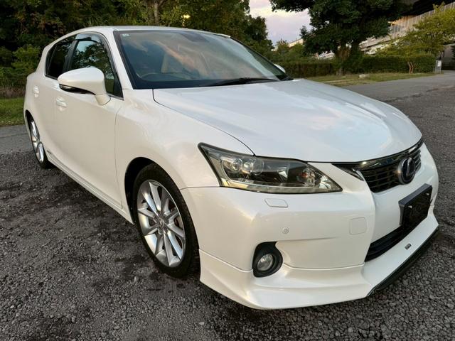 CT 200h VerL /サンルーフ/フロントエアロ/クルーズコントロール/コーナーセンサ/シートヒータ/電動格納ミラー/ハンドルヒータ/レザーシート/プッシュスタート/シートメモリ/ETC/バックカメラ/Bluetooth(13枚目)