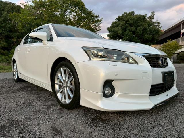 CT 200h VerL /サンルーフ/フロントエアロ/クルーズコントロール/コーナーセンサ/シートヒータ/電動格納ミラー/ハンドルヒータ/レザーシート/プッシュスタート/シートメモリ/ETC/バックカメラ/Bluetooth(14枚目)