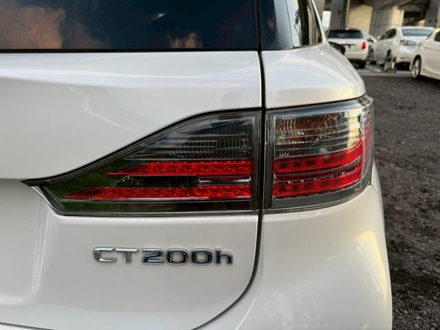 CT 200h VerL /サンルーフ/フロントエアロ/クルーズコントロール/コーナーセンサ/シートヒータ/電動格納ミラー/ハンドルヒータ/レザーシート/プッシュスタート/シートメモリ/ETC/バックカメラ/Bluetooth(20枚目)