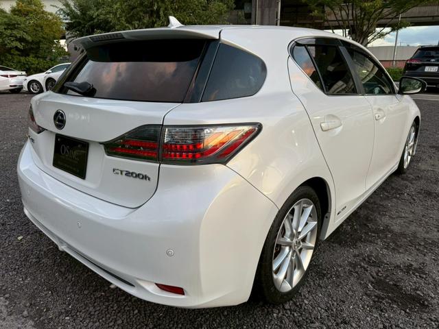 CT 200h VerL /サンルーフ/フロントエアロ/クルーズコントロール/コーナーセンサ/シートヒータ/電動格納ミラー/ハンドルヒータ/レザーシート/プッシュスタート/シートメモリ/ETC/バックカメラ/Bluetooth(22枚目)