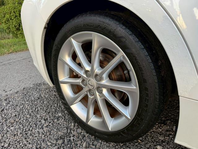 CT 200h VerL /サンルーフ/フロントエアロ/クルーズコントロール/コーナーセンサ/シートヒータ/電動格納ミラー/ハンドルヒータ/レザーシート/プッシュスタート/シートメモリ/ETC/バックカメラ/Bluetooth(24枚目)