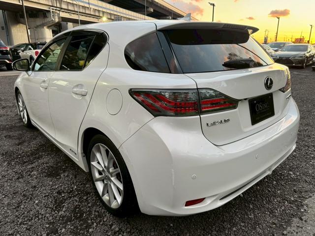 CT 200h VerL /サンルーフ/フロントエアロ/クルーズコントロール/コーナーセンサ/シートヒータ/電動格納ミラー/ハンドルヒータ/レザーシート/プッシュスタート/シートメモリ/ETC/バックカメラ/Bluetooth(27枚目)