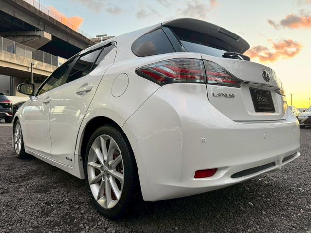 CT 200h VerL /サンルーフ/フロントエアロ/クルーズコントロール/コーナーセンサ/シートヒータ/電動格納ミラー/ハンドルヒータ/レザーシート/プッシュスタート/シートメモリ/ETC/バックカメラ/Bluetooth(28枚目)