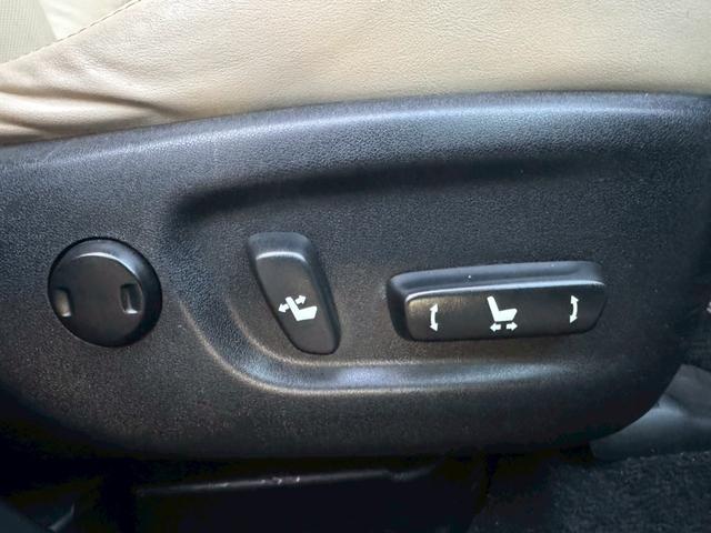 CT 200h VerL /サンルーフ/フロントエアロ/クルーズコントロール/コーナーセンサ/シートヒータ/電動格納ミラー/ハンドルヒータ/レザーシート/プッシュスタート/シートメモリ/ETC/バックカメラ/Bluetooth(35枚目)