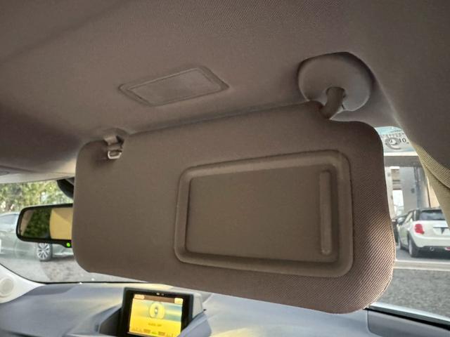 CT 200h VerL /サンルーフ/フロントエアロ/クルーズコントロール/コーナーセンサ/シートヒータ/電動格納ミラー/ハンドルヒータ/レザーシート/プッシュスタート/シートメモリ/ETC/バックカメラ/Bluetooth(53枚目)