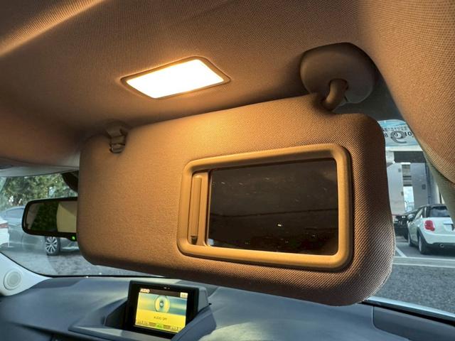 CT 200h VerL /サンルーフ/フロントエアロ/クルーズコントロール/コーナーセンサ/シートヒータ/電動格納ミラー/ハンドルヒータ/レザーシート/プッシュスタート/シートメモリ/ETC/バックカメラ/Bluetooth(54枚目)