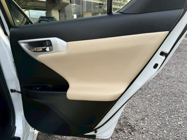 CT 200h VerL /サンルーフ/フロントエアロ/クルーズコントロール/コーナーセンサ/シートヒータ/電動格納ミラー/ハンドルヒータ/レザーシート/プッシュスタート/シートメモリ/ETC/バックカメラ/Bluetooth(55枚目)