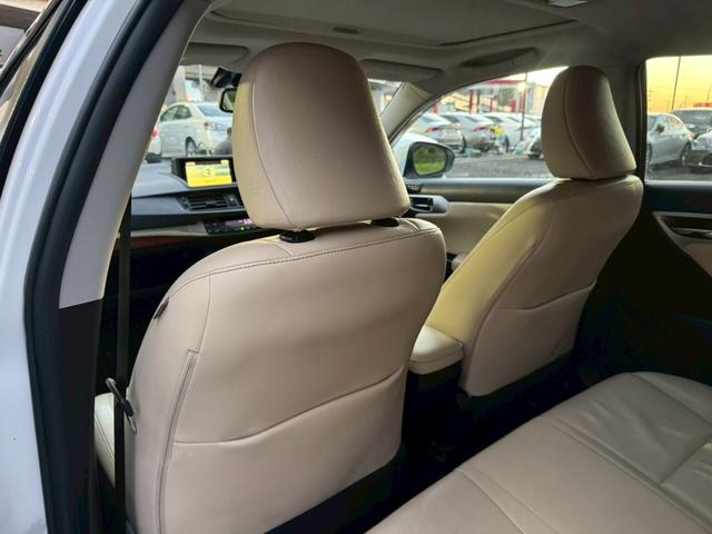 CT 200h VerL /サンルーフ/フロントエアロ/クルーズコントロール/コーナーセンサ/シートヒータ/電動格納ミラー/ハンドルヒータ/レザーシート/プッシュスタート/シートメモリ/ETC/バックカメラ/Bluetooth(67枚目)