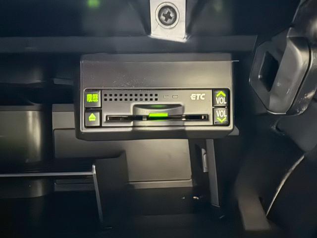 CT 200h VerL /サンルーフ/フロントエアロ/クルーズコントロール/コーナーセンサ/シートヒータ/電動格納ミラー/ハンドルヒータ/レザーシート/プッシュスタート/シートメモリ/ETC/バックカメラ/Bluetooth(72枚目)