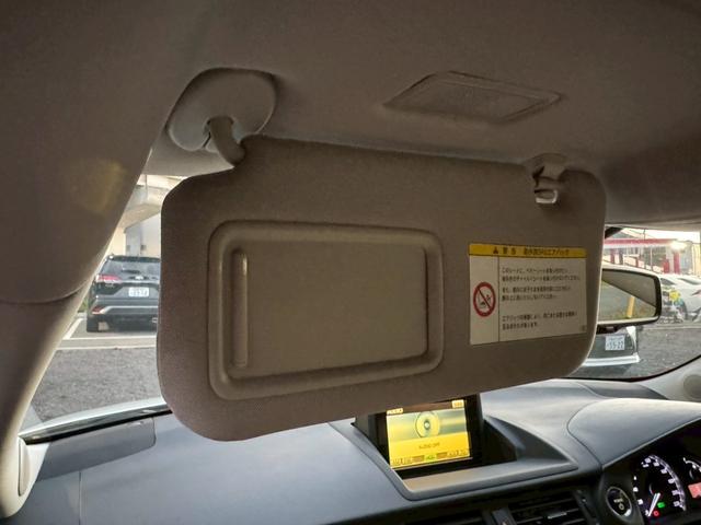 CT 200h VerL /サンルーフ/フロントエアロ/クルーズコントロール/コーナーセンサ/シートヒータ/電動格納ミラー/ハンドルヒータ/レザーシート/プッシュスタート/シートメモリ/ETC/バックカメラ/Bluetooth(73枚目)