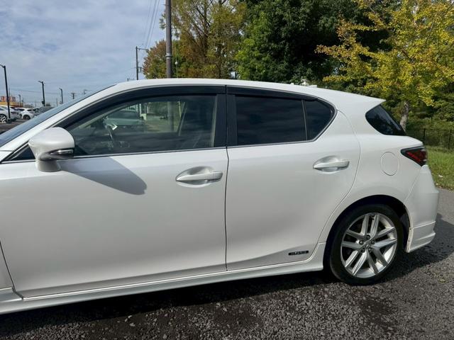 CT 200h VerL モデリスタエアロ/レーダークルーズコントロール/コーナーセンサー/シートヒーター/パワーシート/シートメモリ/ETC/Bluetooth/バックカメラ/プッシュスタート/電動格納ミラー/フルセグTV(9枚目)