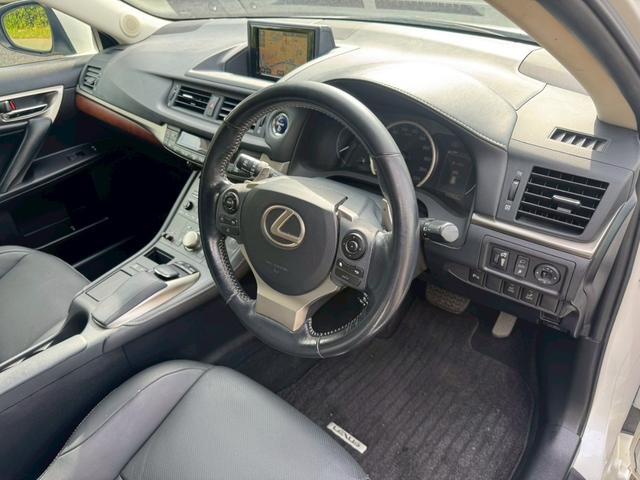 CT 200h VerL モデリスタエアロ/レーダークルーズコントロール/コーナーセンサー/シートヒーター/パワーシート/シートメモリ/ETC/Bluetooth/バックカメラ/プッシュスタート/電動格納ミラー/フルセグTV(36枚目)