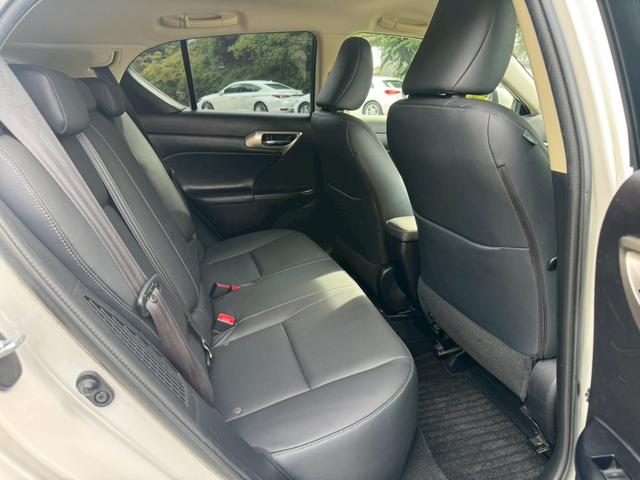 CT 200h VerL モデリスタエアロ/レーダークルーズコントロール/コーナーセンサー/シートヒーター/パワーシート/シートメモリ/ETC/Bluetooth/バックカメラ/プッシュスタート/電動格納ミラー/フルセグTV(55枚目)