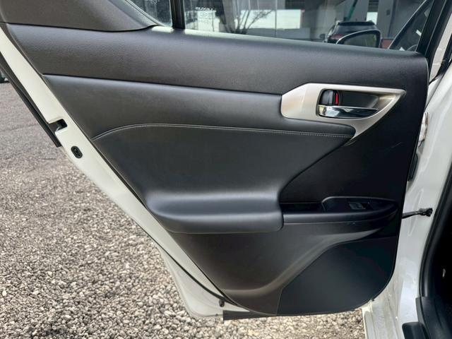 CT 200h VerL モデリスタエアロ/レーダークルーズコントロール/コーナーセンサー/シートヒーター/パワーシート/シートメモリ/ETC/Bluetooth/バックカメラ/プッシュスタート/電動格納ミラー/フルセグTV(62枚目)