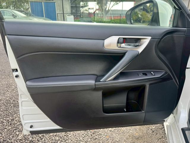 CT 200h VerL モデリスタエアロ/レーダークルーズコントロール/コーナーセンサー/シートヒーター/パワーシート/シートメモリ/ETC/Bluetooth/バックカメラ/プッシュスタート/電動格納ミラー/フルセグTV(67枚目)