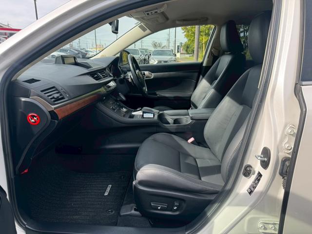 CT 200h VerL モデリスタエアロ/レーダークルーズコントロール/コーナーセンサー/シートヒーター/パワーシート/シートメモリ/ETC/Bluetooth/バックカメラ/プッシュスタート/電動格納ミラー/フルセグTV(68枚目)