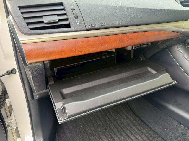 CT 200h VerL モデリスタエアロ/レーダークルーズコントロール/コーナーセンサー/シートヒーター/パワーシート/シートメモリ/ETC/Bluetooth/バックカメラ/プッシュスタート/電動格納ミラー/フルセグTV(73枚目)