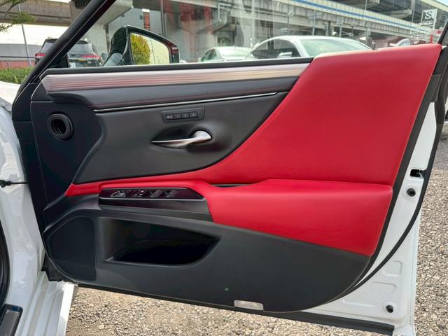 ES 300h Fスポーツ Tom’sエアロ/サンルーフ/衝突軽減/レーダークルーズ/コーナーセンサー/BSM/ハンドルヒーター/シートヒーター・エアコン/パワーシート/シートメモリ/ETC/Bluetooth/バックカメラ(31枚目)