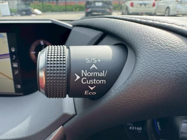 ES 300h Fスポーツ Tom’sエアロ/サンルーフ/衝突軽減/レーダークルーズ/コーナーセンサー/BSM/ハンドルヒーター/シートヒーター・エアコン/パワーシート/シートメモリ/ETC/Bluetooth/バックカメラ(46枚目)