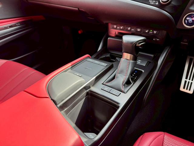 ES 300h Fスポーツ Tom’sエアロ/サンルーフ/衝突軽減/レーダークルーズ/コーナーセンサー/BSM/ハンドルヒーター/シートヒーター・エアコン/パワーシート/シートメモリ/ETC/Bluetooth/バックカメラ(50枚目)