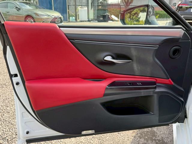 ES 300h Fスポーツ Tom’sエアロ/サンルーフ/衝突軽減/レーダークルーズ/コーナーセンサー/BSM/ハンドルヒーター/シートヒーター・エアコン/パワーシート/シートメモリ/ETC/Bluetooth/バックカメラ(74枚目)