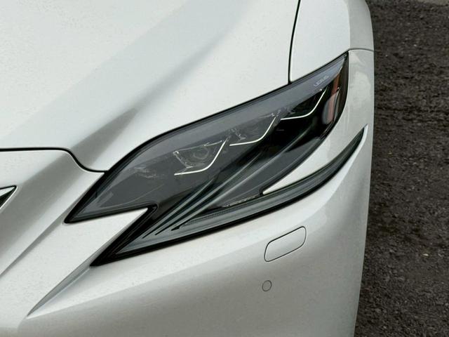 LS 500h VerL サンルーフ/マークレビンソン/デジタルインナーミラー/HUD/BSM/全周囲カメラ/衝突軽減/レーダークルーズ/レーンキープ/コーナーセンサー/パワーバックドア/電動格納ミラー/パワーシート/ETC(4枚目)