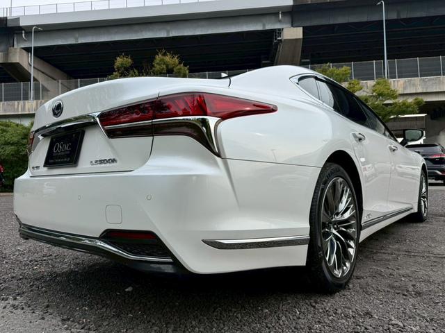 LS 500h VerL サンルーフ/マークレビンソン/デジタルインナーミラー/HUD/BSM/全周囲カメラ/衝突軽減/レーダークルーズ/レーンキープ/コーナーセンサー/パワーバックドア/電動格納ミラー/パワーシート/ETC(24枚目)