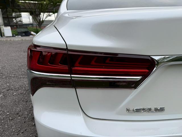 LS 500h VerL サンルーフ/マークレビンソン/デジタルインナーミラー/HUD/BSM/全周囲カメラ/衝突軽減/レーダークルーズ/レーンキープ/コーナーセンサー/パワーバックドア/電動格納ミラー/パワーシート/ETC(26枚目)