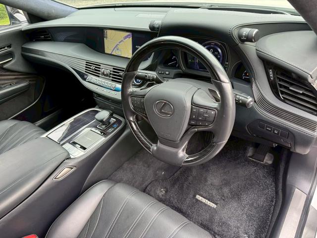 LS 500h VerL サンルーフ/マークレビンソン/デジタルインナーミラー/HUD/BSM/全周囲カメラ/衝突軽減/レーダークルーズ/レーンキープ/コーナーセンサー/パワーバックドア/電動格納ミラー/パワーシート/ETC(40枚目)