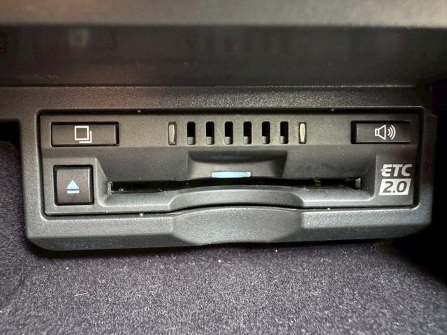 LS 500h VerL サンルーフ/マークレビンソン/デジタルインナーミラー/HUD/BSM/全周囲カメラ/衝突軽減/レーダークルーズ/レーンキープ/コーナーセンサー/パワーバックドア/電動格納ミラー/パワーシート/ETC(49枚目)