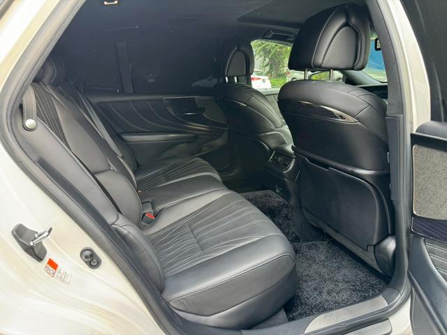 LS 500h VerL サンルーフ/マークレビンソン/デジタルインナーミラー/HUD/BSM/全周囲カメラ/衝突軽減/レーダークルーズ/レーンキープ/コーナーセンサー/パワーバックドア/電動格納ミラー/パワーシート/ETC(63枚目)