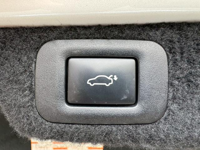 LS 500h VerL サンルーフ/マークレビンソン/デジタルインナーミラー/HUD/BSM/全周囲カメラ/衝突軽減/レーダークルーズ/レーンキープ/コーナーセンサー/パワーバックドア/電動格納ミラー/パワーシート/ETC(70枚目)