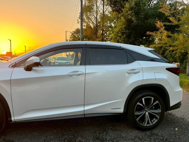 RX 450h VerL 後期/サンルーフ/HUD/BSM/全周囲カメラ/衝突軽減/レーダークルーズコントロール/レーンキープ/コーナーセンサ/電動格納ミラー/シートヒーター・エアコン/パワーバックドア/ETC/シートメモリー(11枚目)