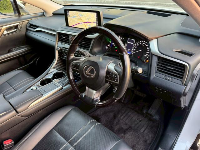 RX 450h VerL 後期/サンルーフ/HUD/BSM/全周囲カメラ/衝突軽減/レーダークルーズコントロール/レーンキープ/コーナーセンサ/電動格納ミラー/シートヒーター・エアコン/パワーバックドア/ETC/シートメモリー(41枚目)