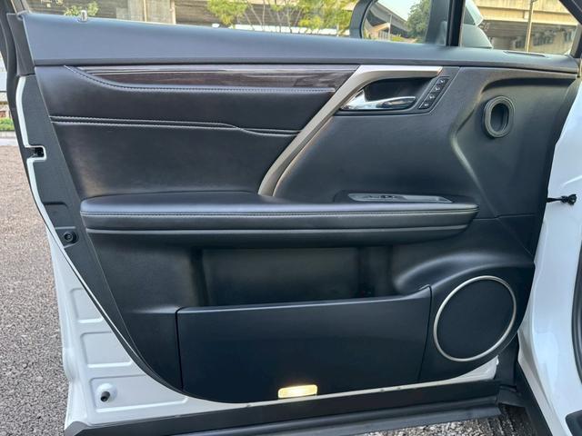 RX 450h VerL 後期/サンルーフ/HUD/BSM/全周囲カメラ/衝突軽減/レーダークルーズコントロール/レーンキープ/コーナーセンサ/電動格納ミラー/シートヒーター・エアコン/パワーバックドア/ETC/シートメモリー(70枚目)