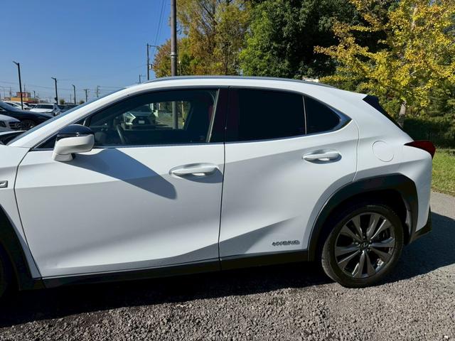 UX 250h Fスポーツ/ サンルーフ/BSM/レーダークルーズ/レーンキープ/コーナーセンサ/シートヒータ・エアコン/パワーバックドア/パワーシート/シートメモリ/電動格納ミラー/ETC2.0/バックカメラ/Bluetooth(9枚目)