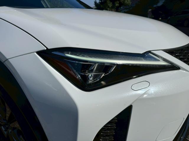 UX 250h Fスポーツ/ サンルーフ/BSM/レーダークルーズ/レーンキープ/コーナーセンサ/シートヒータ・エアコン/パワーバックドア/パワーシート/シートメモリ/電動格納ミラー/ETC2.0/バックカメラ/Bluetooth(11枚目)