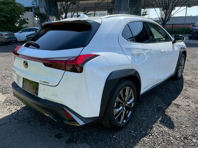 UX 250h Fスポーツ/ サンルーフ/BSM/レーダークルーズ/レーンキープ/コーナーセンサ/シートヒータ・エアコン/パワーバックドア/パワーシート/シートメモリ/電動格納ミラー/ETC2.0/バックカメラ/Bluetooth(21枚目)