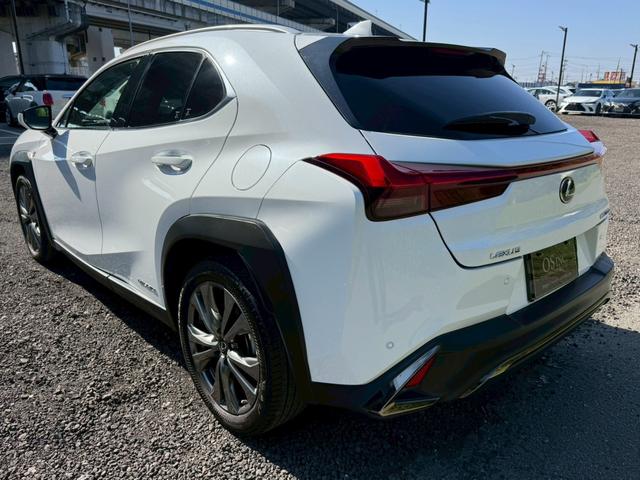 UX 250h Fスポーツ/ サンルーフ/BSM/レーダークルーズ/レーンキープ/コーナーセンサ/シートヒータ・エアコン/パワーバックドア/パワーシート/シートメモリ/電動格納ミラー/ETC2.0/バックカメラ/Bluetooth(26枚目)