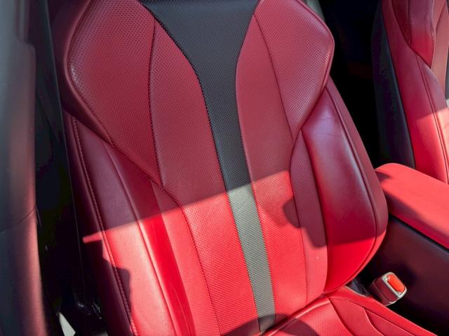 UX 250h Fスポーツ/ サンルーフ/BSM/レーダークルーズ/レーンキープ/コーナーセンサ/シートヒータ・エアコン/パワーバックドア/パワーシート/シートメモリ/電動格納ミラー/ETC2.0/バックカメラ/Bluetooth(35枚目)