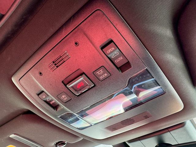 UX 250h Fスポーツ/ サンルーフ/BSM/レーダークルーズ/レーンキープ/コーナーセンサ/シートヒータ・エアコン/パワーバックドア/パワーシート/シートメモリ/電動格納ミラー/ETC2.0/バックカメラ/Bluetooth(56枚目)