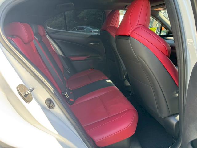 UX 250h Fスポーツ/ サンルーフ/BSM/レーダークルーズ/レーンキープ/コーナーセンサ/シートヒータ・エアコン/パワーバックドア/パワーシート/シートメモリ/電動格納ミラー/ETC2.0/バックカメラ/Bluetooth(60枚目)